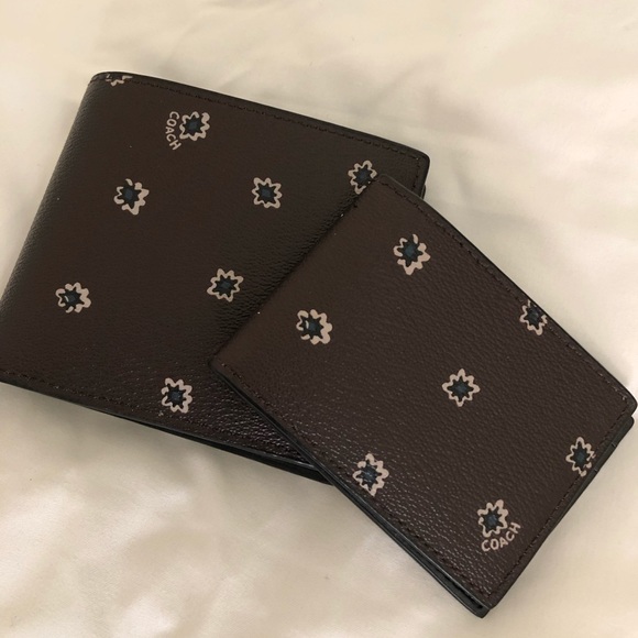 Coach Wallet - Picture 1 of 7